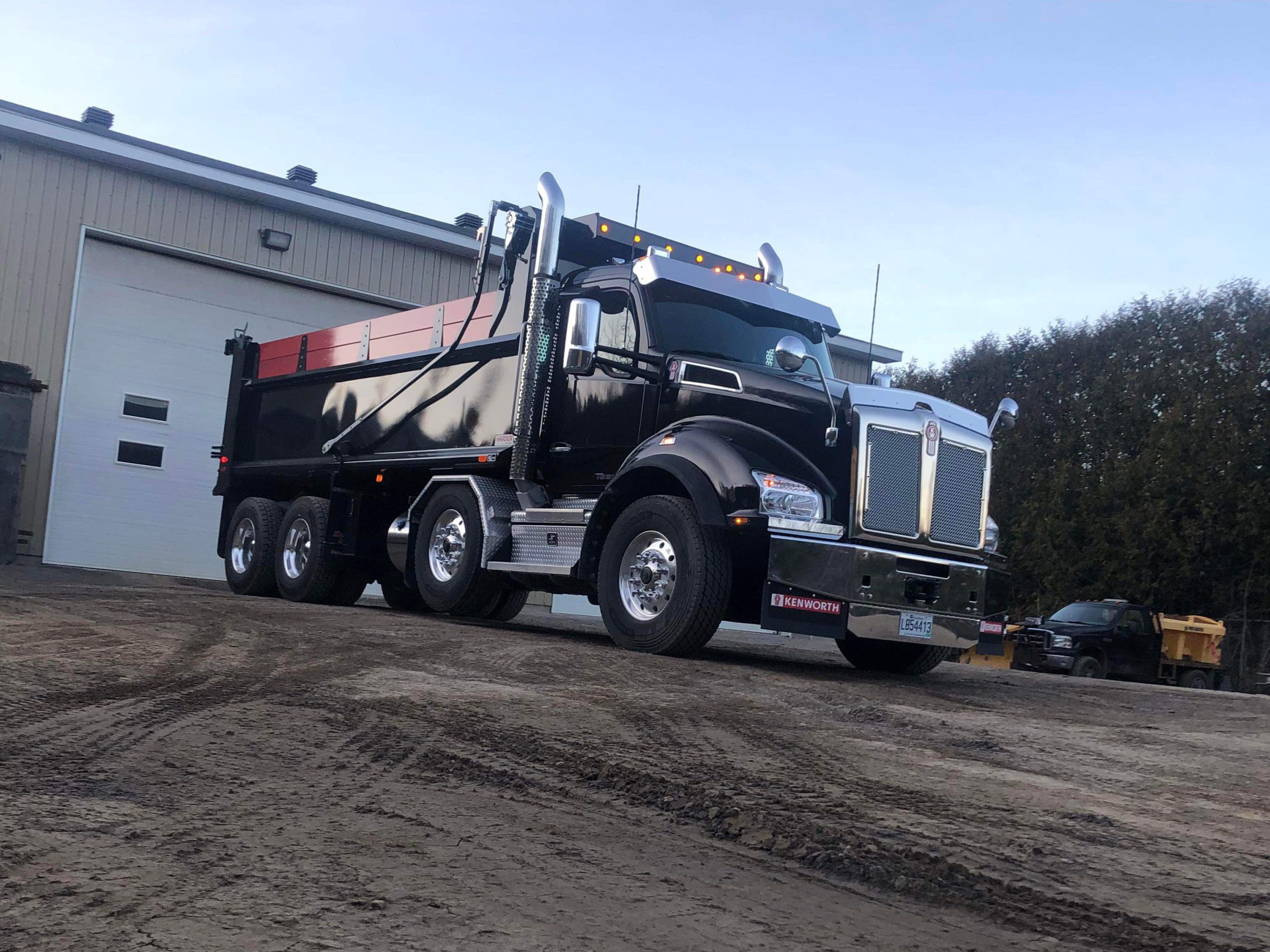Camion Transport de roche, sable, neige et terre